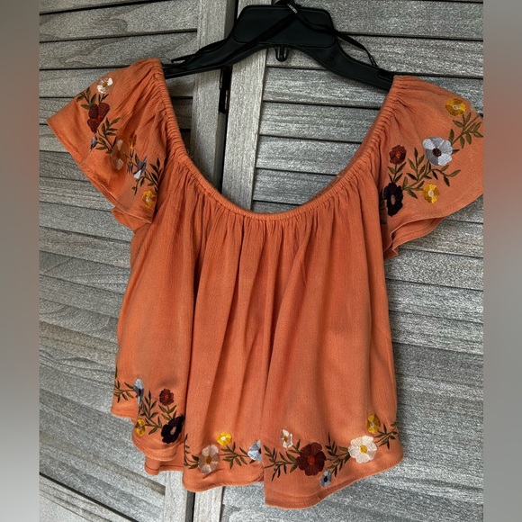 FOREVER 21 Burnt Orange Off the Shoulder Floral Design Crop Top Blouse Medium - Picture 2 of 13